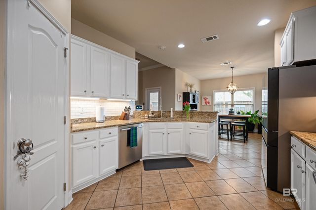 6045 Andhurst Drive, Gulf Shores, AL 36542