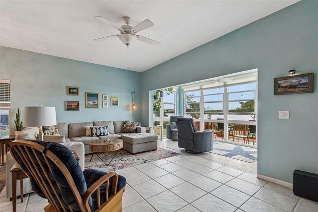 6499 99TH WAY N 18B, St Petersburg, FL 33708