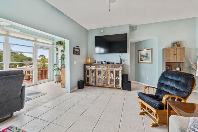 6499 99TH WAY N 18B, St Petersburg, FL 33708