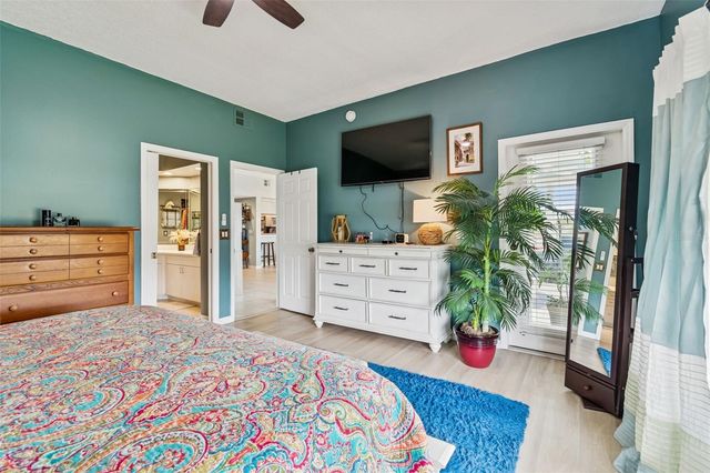 6499 99TH WAY N 18B, St Petersburg, FL 33708