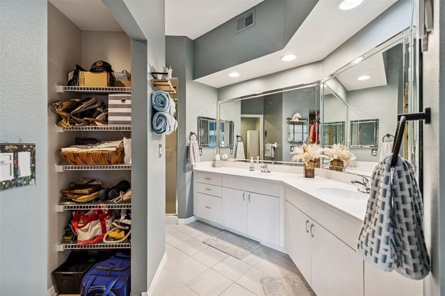 6499 99TH WAY N 18B, St Petersburg, FL 33708