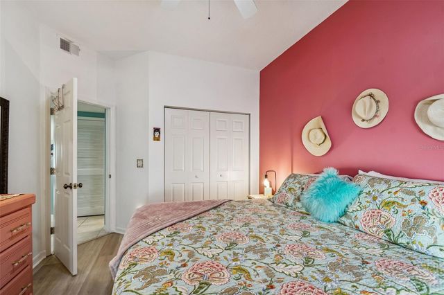 6499 99TH WAY N 18B, St Petersburg, FL 33708