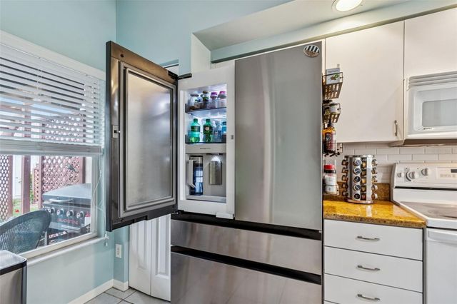 6499 99TH WAY N 18B, St Petersburg, FL 33708