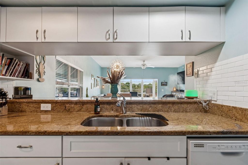 Image 12 of property listing at 6499 99TH WAY N 18B, St Petersburg, FL 33708