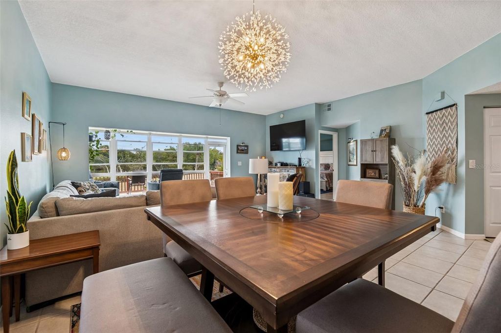 Image 18 of property listing at 6499 99TH WAY N 18B, St Petersburg, FL 33708