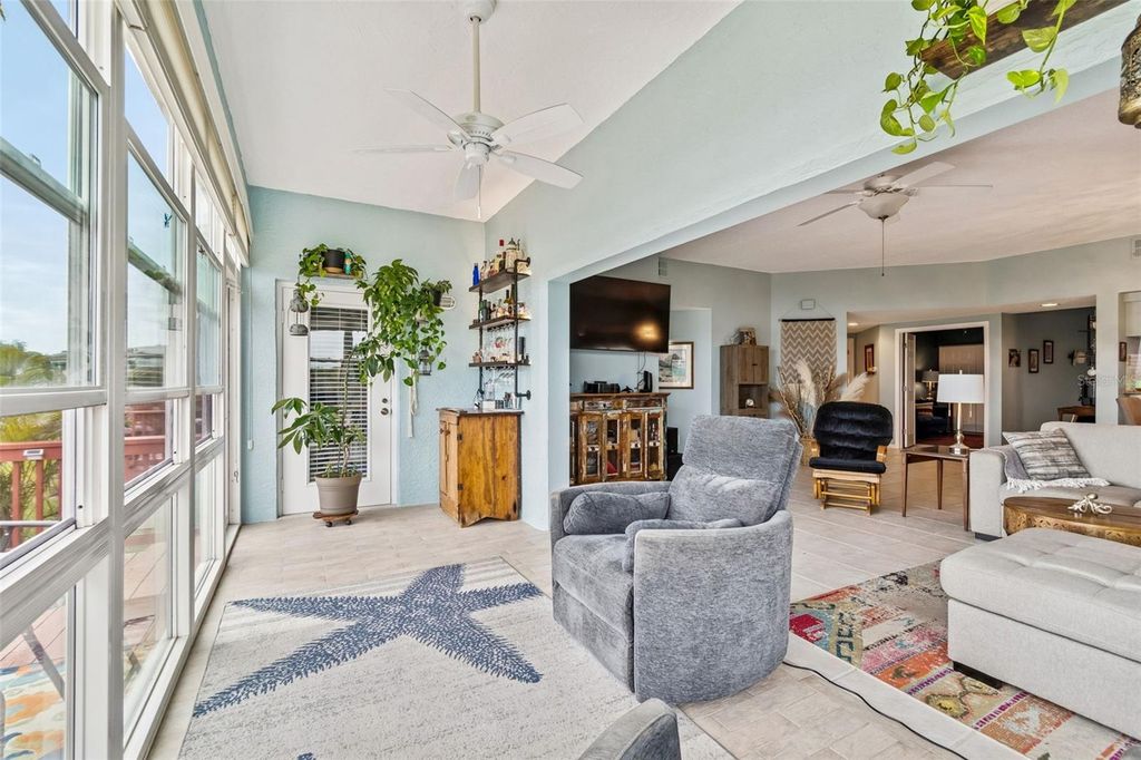 Image 26 of property listing at 6499 99TH WAY N 18B, St Petersburg, FL 33708