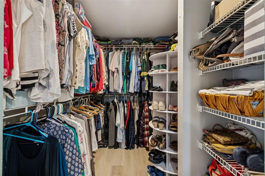 Image 35 of property listing at 6499 99TH WAY N 18B, St Petersburg, FL 33708