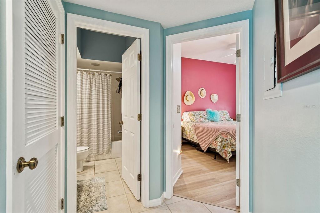 Image 41 of property listing at 6499 99TH WAY N 18B, St Petersburg, FL 33708