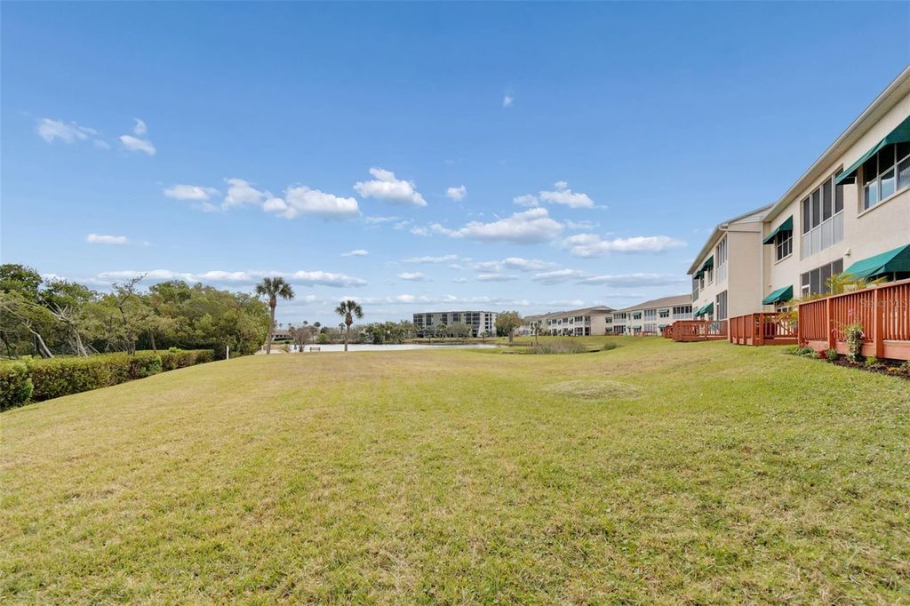 Image 57 of property listing at 6499 99TH WAY N 18B, St Petersburg, FL 33708