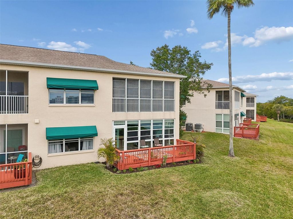 Image 72 of property listing at 6499 99TH WAY N 18B, St Petersburg, FL 33708