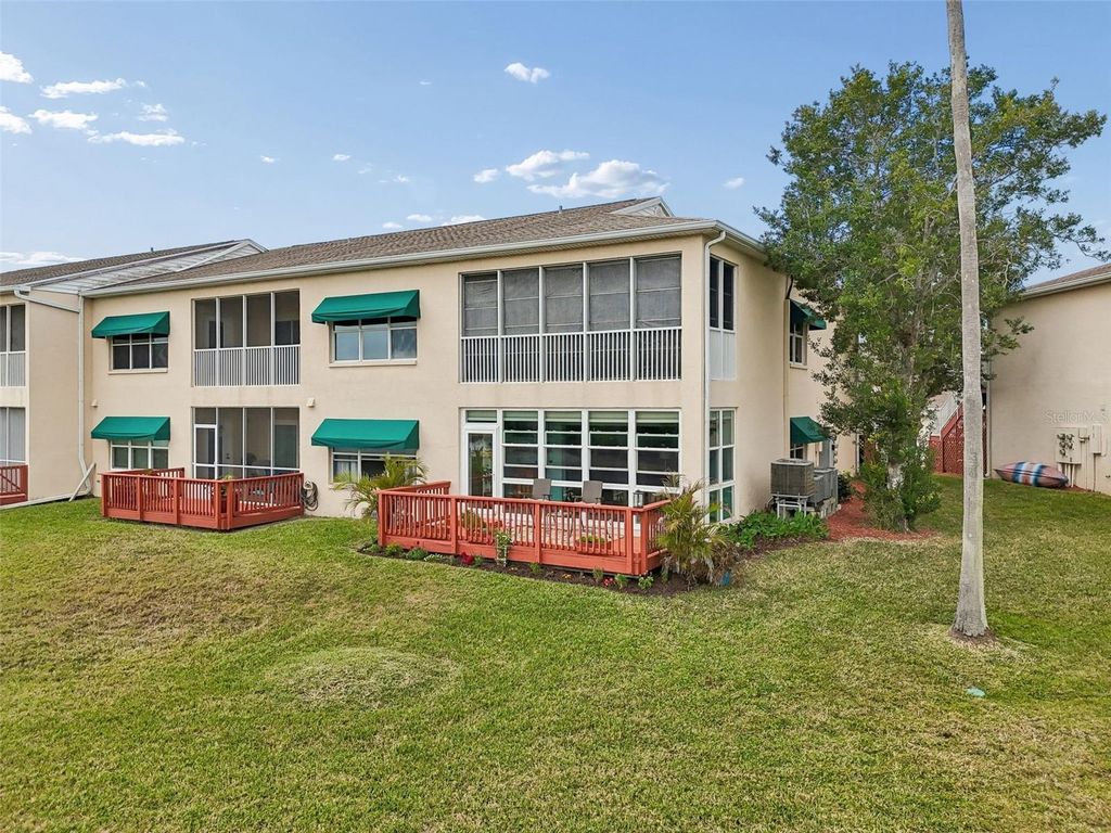 Image 73 of property listing at 6499 99TH WAY N 18B, St Petersburg, FL 33708