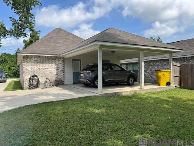 1737 Ravier Ln, Sunshine, LA 70780