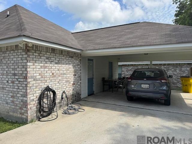 1737 Ravier Ln, Sunshine, LA 70780