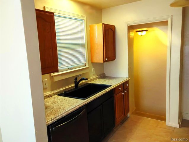 20313 SCHOENHERR Street, Detroit, MI 48205