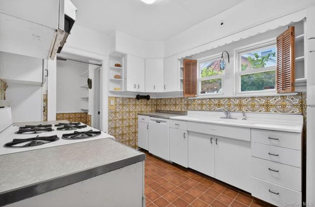 35-38 169th Street, Flushing, NY 11358