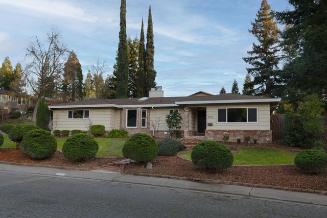 5076 Cocoa Palm Way, Fair Oaks, CA 95628