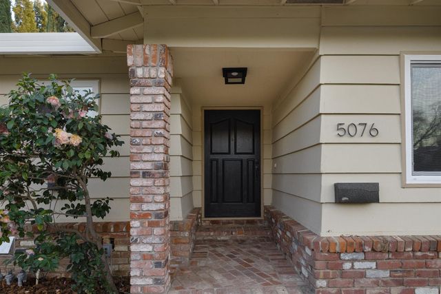 5076 Cocoa Palm Way, Fair Oaks, CA 95628