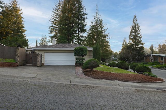 5076 Cocoa Palm Way, Fair Oaks, CA 95628