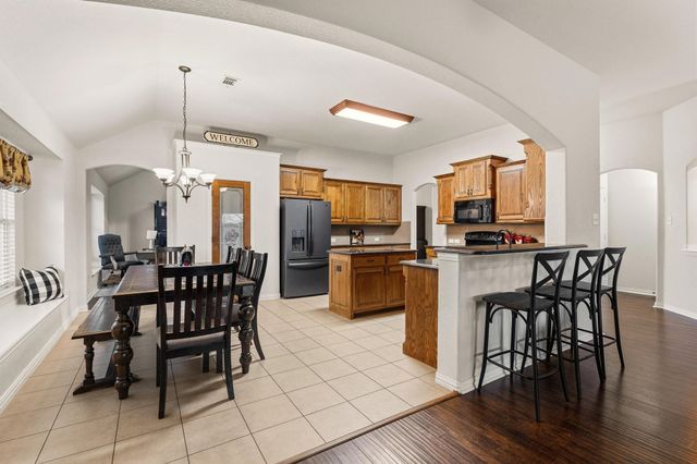 6810 Volunteer Drive, Greenville, TX 75402