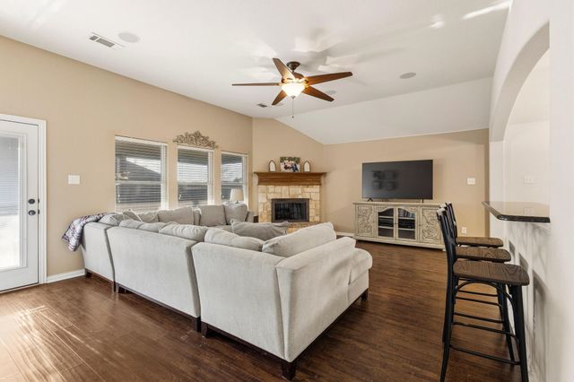 6810 Volunteer Drive, Greenville, TX 75402