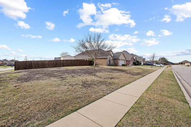 6810 Volunteer Drive, Greenville, TX 75402