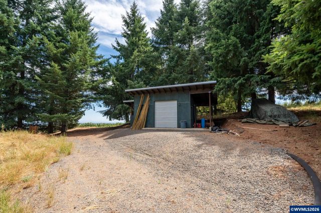 19601 NE Trunk Rd, Dundee, OR 97115