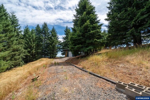 19601 NE Trunk Rd, Dundee, OR 97115