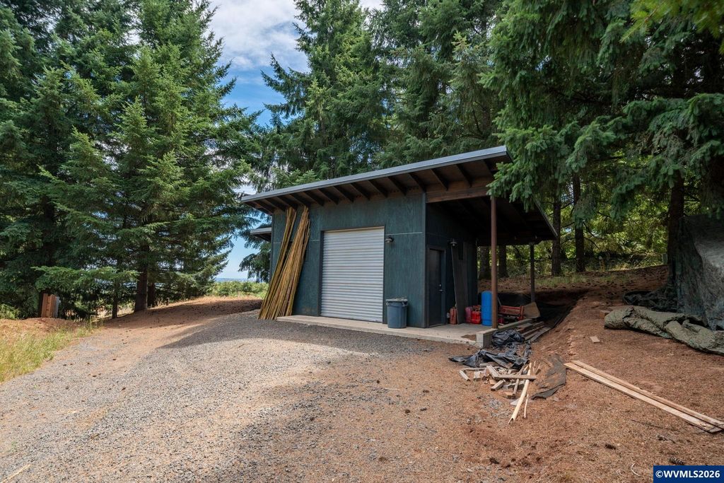 19601 NE Trunk Rd, Dundee, OR 97115