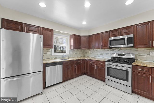 3003 RAYMOND CT, Fort Washington, MD 20744