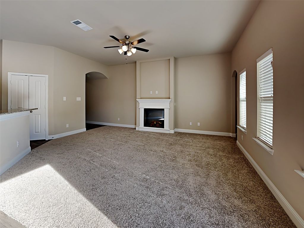 633 Comal Drive, Crandall, TX 75114