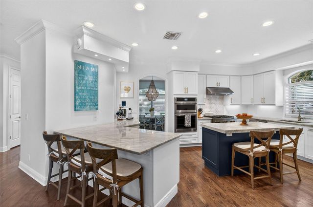 1298 SEVILLE LANE NE, St Petersburg, FL 33704
