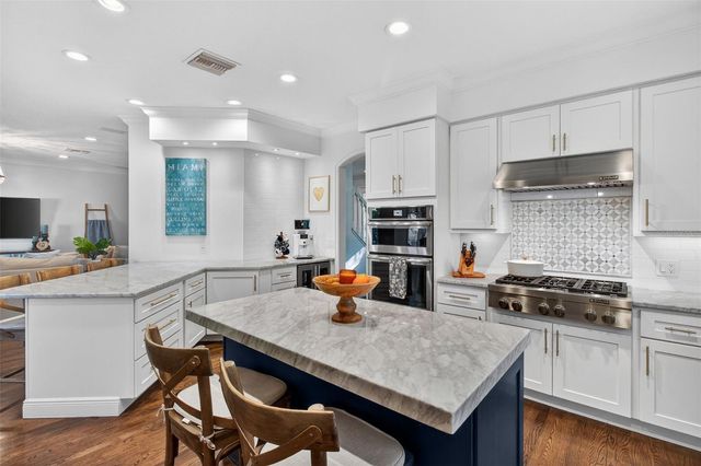 1298 SEVILLE LANE NE, St Petersburg, FL 33704