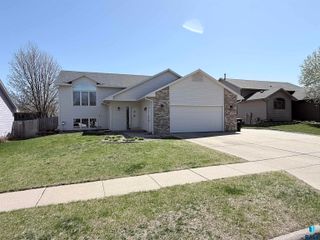 6400 S Crane Ave Avenue, Sioux Falls, SD 57108