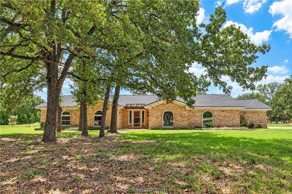 4728 Enchanted Oaks Drive, College Station, TX 77845 — exterior