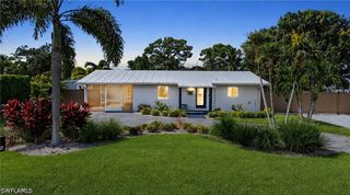 2736 Riverview DR, Naples, FL 34112