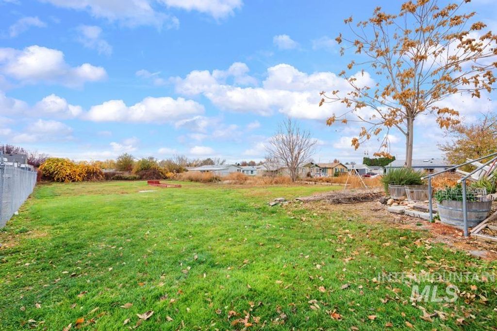 1715 Flamingo 61A, Nampa, ID 83651 photo 8