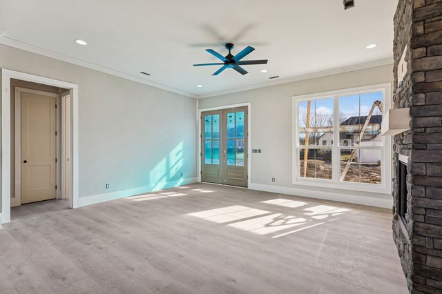 374 Chestnut Oak Avenue, Smithville, TN 37166