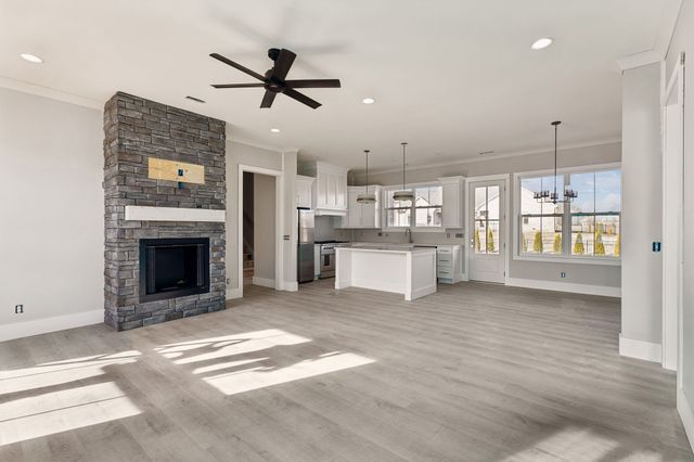 374 Chestnut Oak Avenue, Smithville, TN 37166