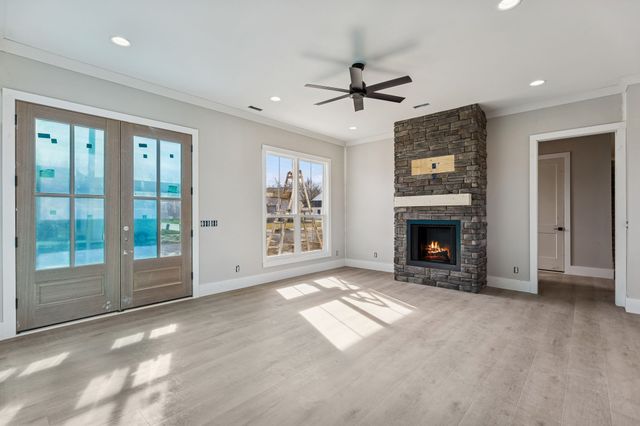 374 Chestnut Oak Avenue, Smithville, TN 37166