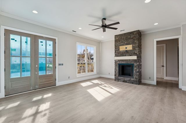 374 Chestnut Oak Avenue, Smithville, TN 37166