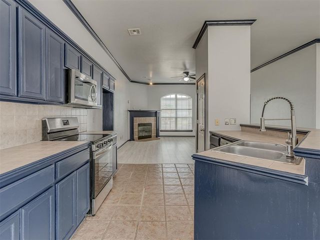 2200 Scissortail Landing Drive, Edmond, OK 73012