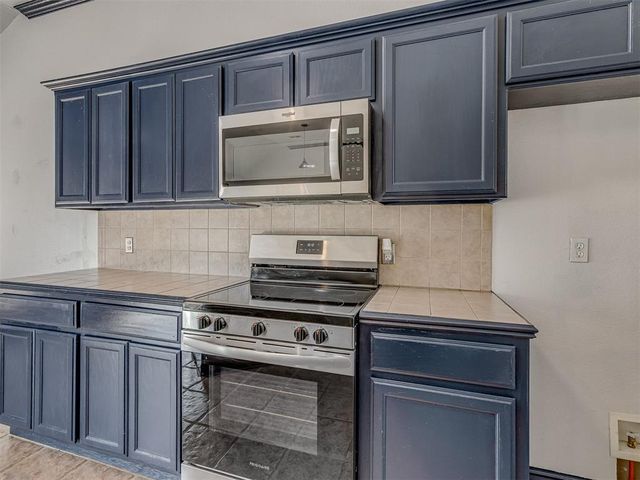 2200 Scissortail Landing Drive, Edmond, OK 73012