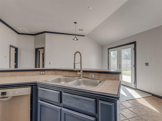 2200 Scissortail Landing Drive, Edmond, OK 73012