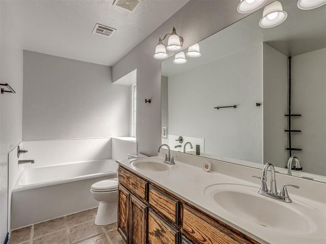 2200 Scissortail Landing Drive, Edmond, OK 73012