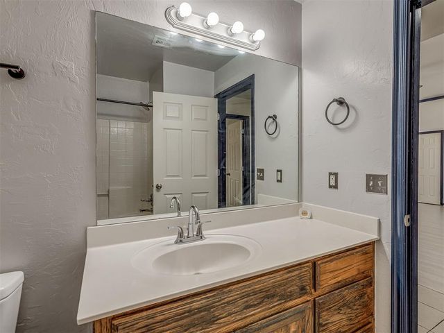 2200 Scissortail Landing Drive, Edmond, OK 73012