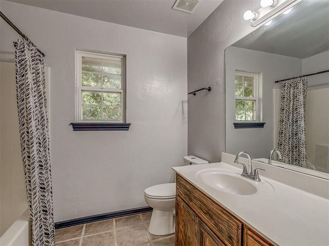 2200 Scissortail Landing Drive, Edmond, OK 73012