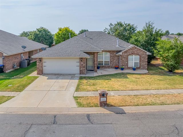 2200 Scissortail Landing Drive, Edmond, OK 73012