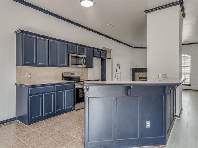 2200 Scissortail Landing Drive, Edmond, OK 73012