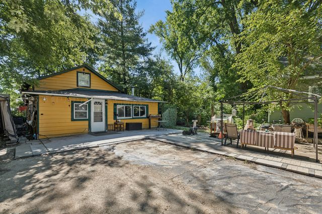 125 Sunnyside Avenue, Crystal Lake, IL 60014