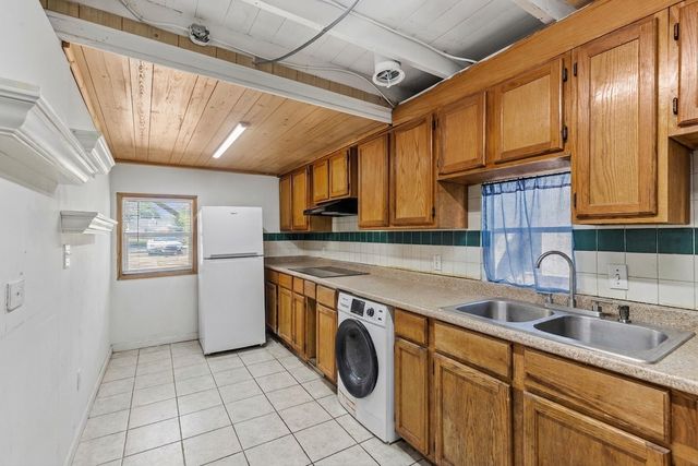 125 Sunnyside Avenue, Crystal Lake, IL 60014